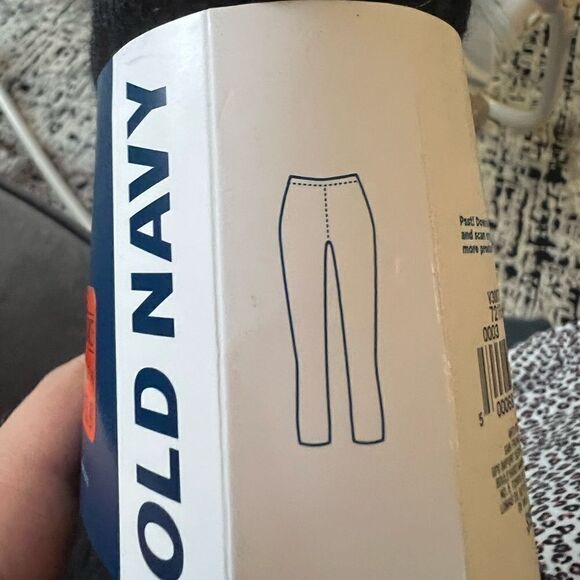 Old Navy High rise Cropped Leggings size M - Picture 3 of 3